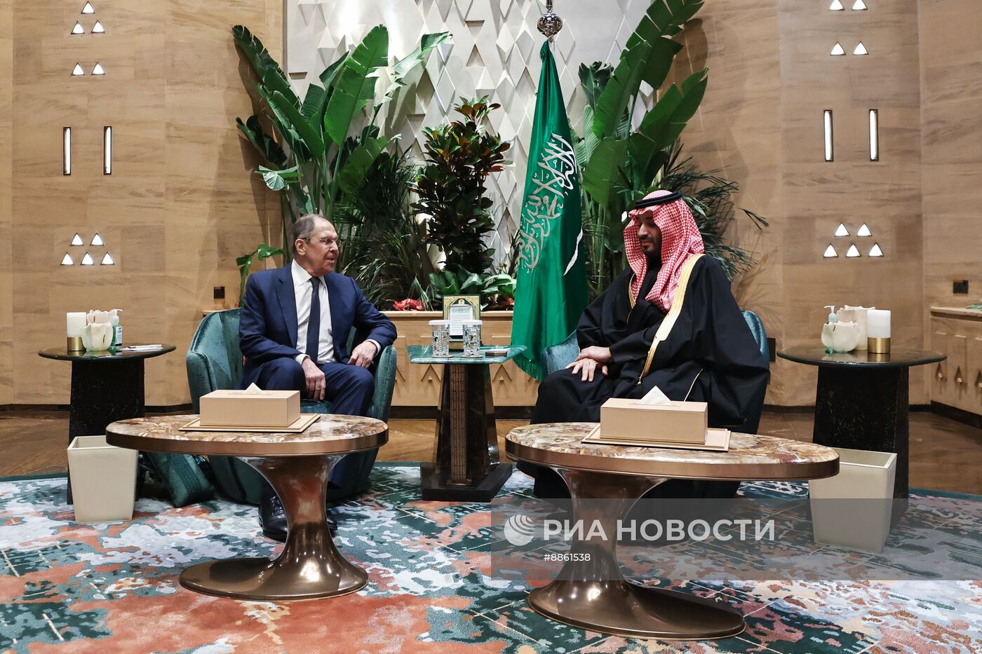 Встреча министра иностранных дел РФ С. Лаврова и наследного принца Саудовской Аравии М. Сальман аль Сауда