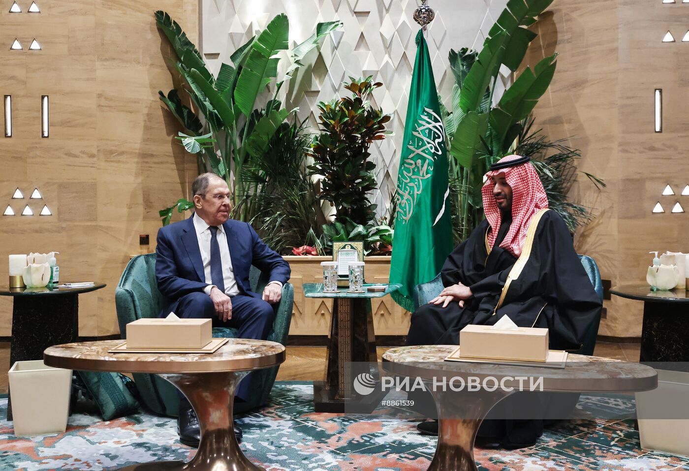 Встреча министра иностранных дел РФ С. Лаврова и наследного принца Саудовской Аравии М. Сальман аль Сауда