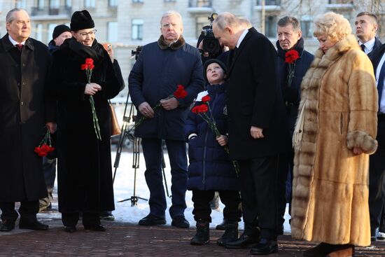 Рабочая поездка президента РФ В. Путина в Санкт-Петербург 