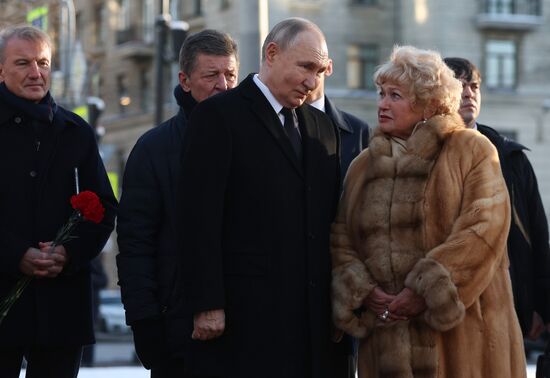 Рабочая поездка президента РФ В. Путина в Санкт-Петербург 