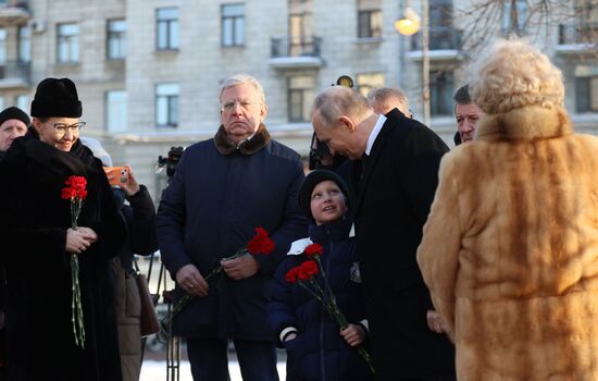 Рабочая поездка президента РФ В. Путина в Санкт-Петербург 