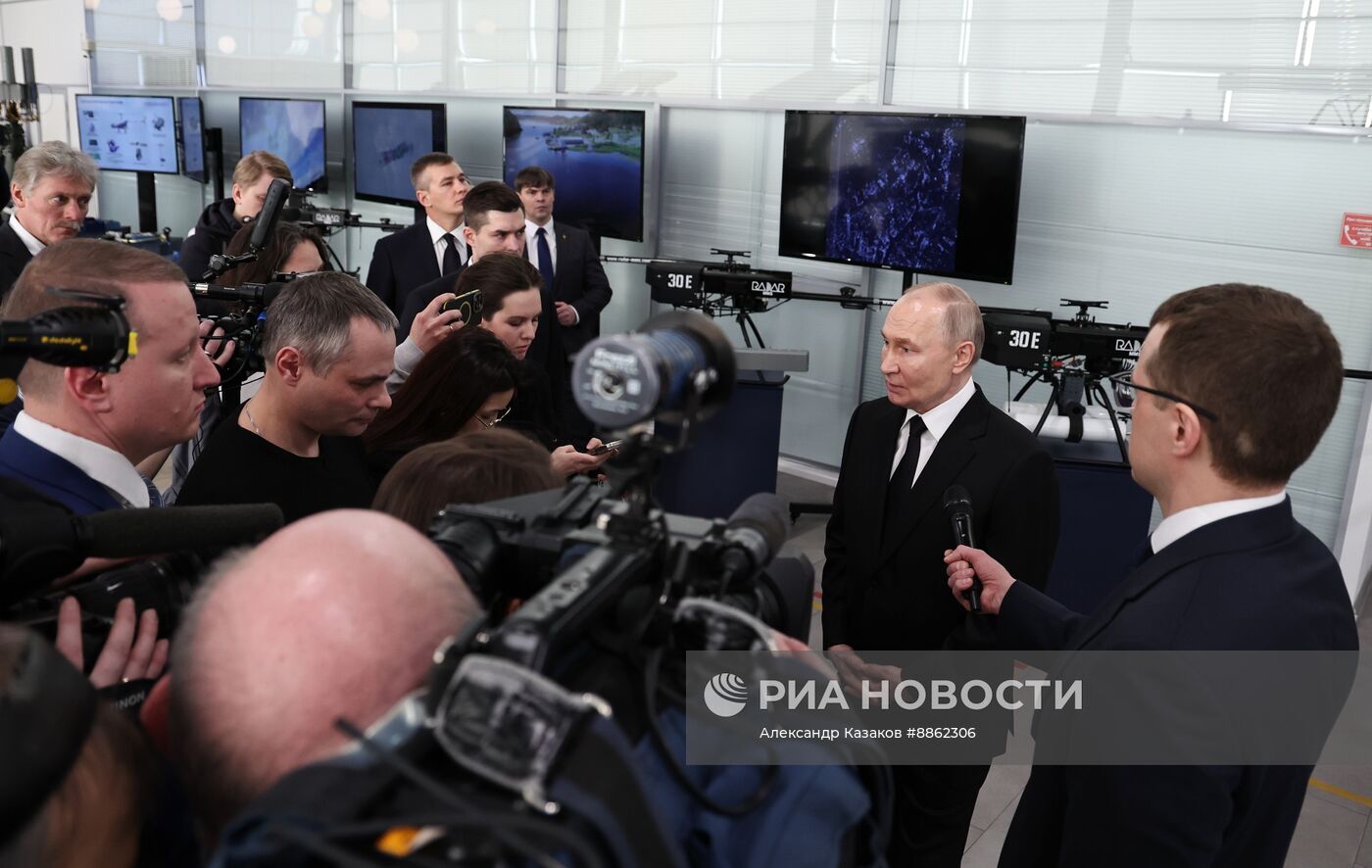 Рабочая поездка президента РФ В. Путина в Санкт-Петербург 