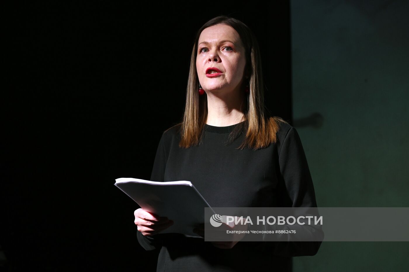 Спектакль "Радио-Паша" в театре Вахтангова