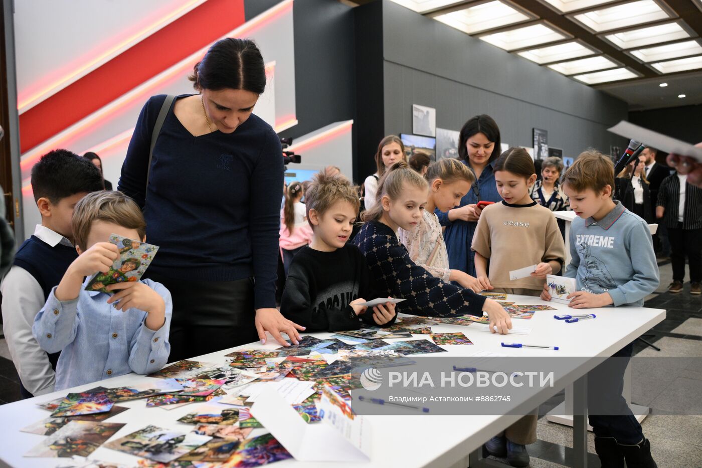 Выставка "Защитники Отечества" 