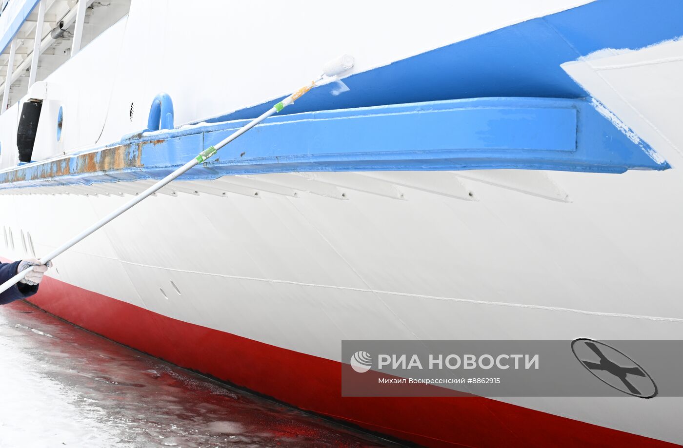 Стоянка теплоходов в период закрытия речной навигации в Москве
