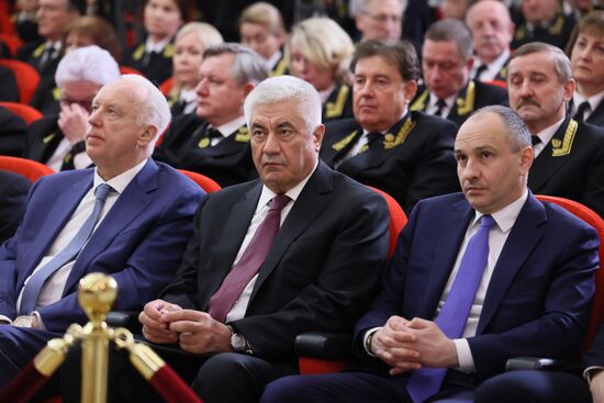 Президент Владимир Путин принял участие в совещании судей всех российских судов