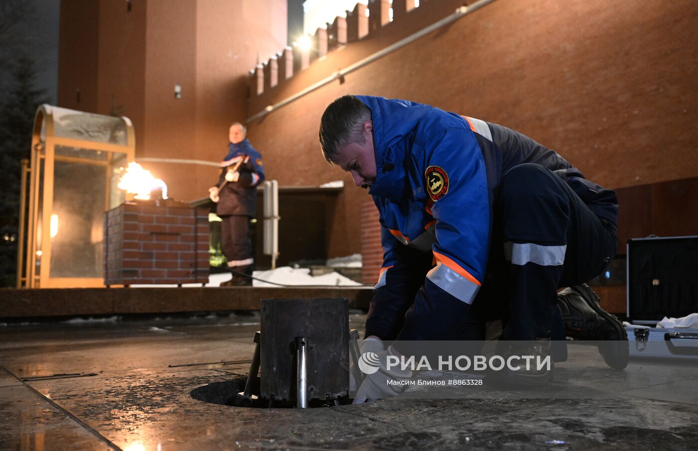 Профилактика горелки Вечного огня у Могилы Неизвестного солдата