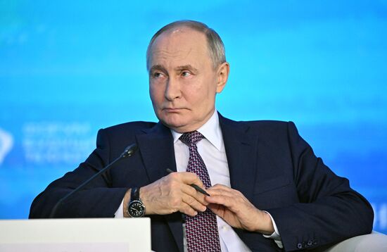 Президент Владимир Путин принял участие в работе Форума будущих технологий