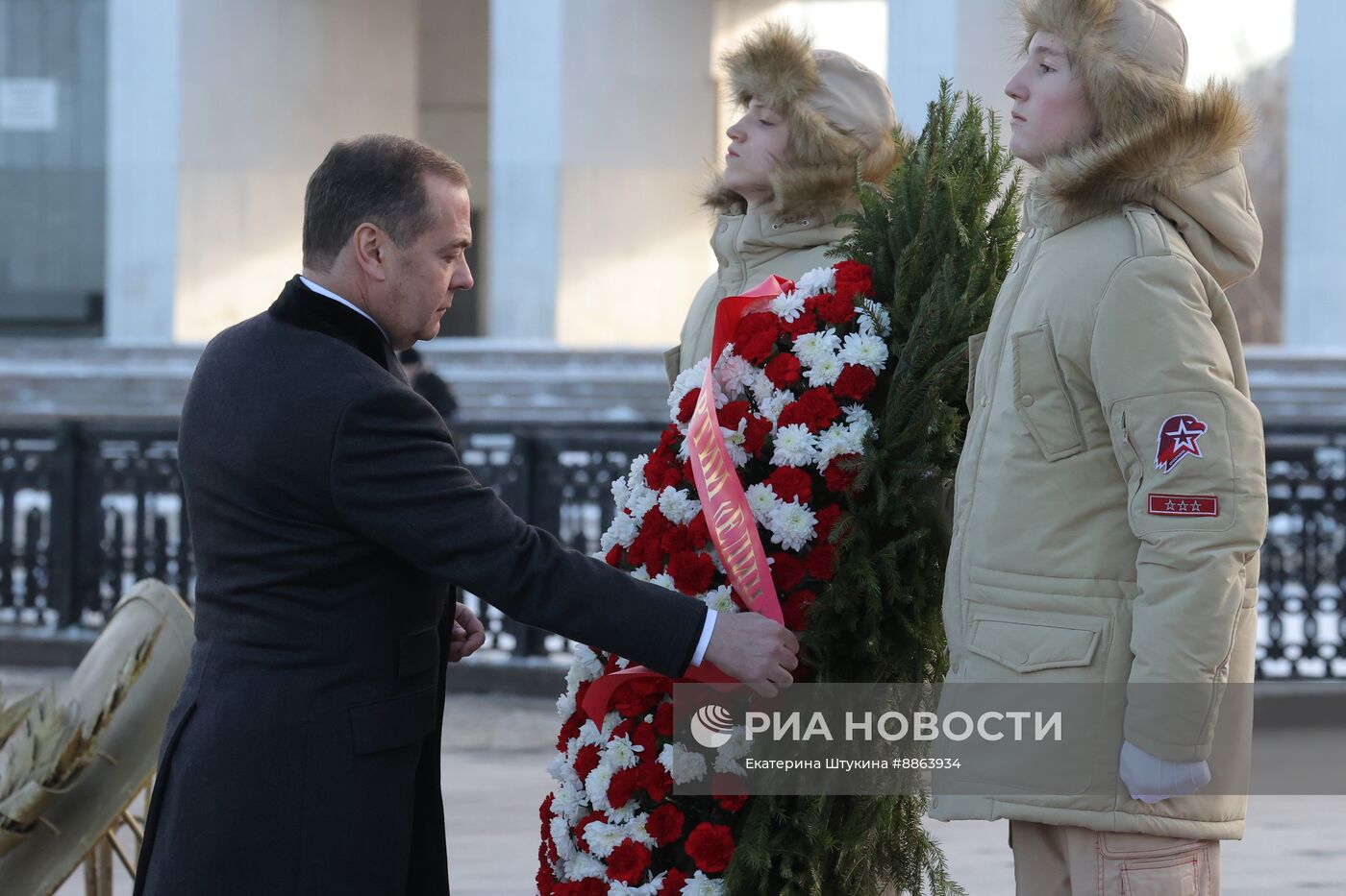 Зампред Совбеза РФ Д. Медведев встретился с ветеранами боевых действий разных поколений