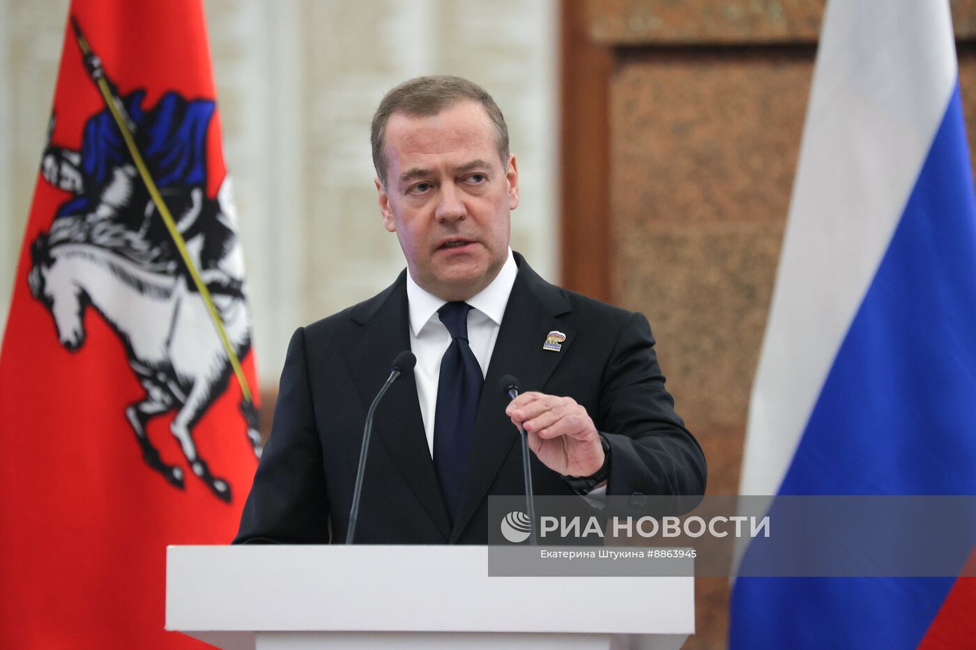 Зампред Совбеза РФ Д. Медведев встретился с ветеранами боевых действий разных поколений