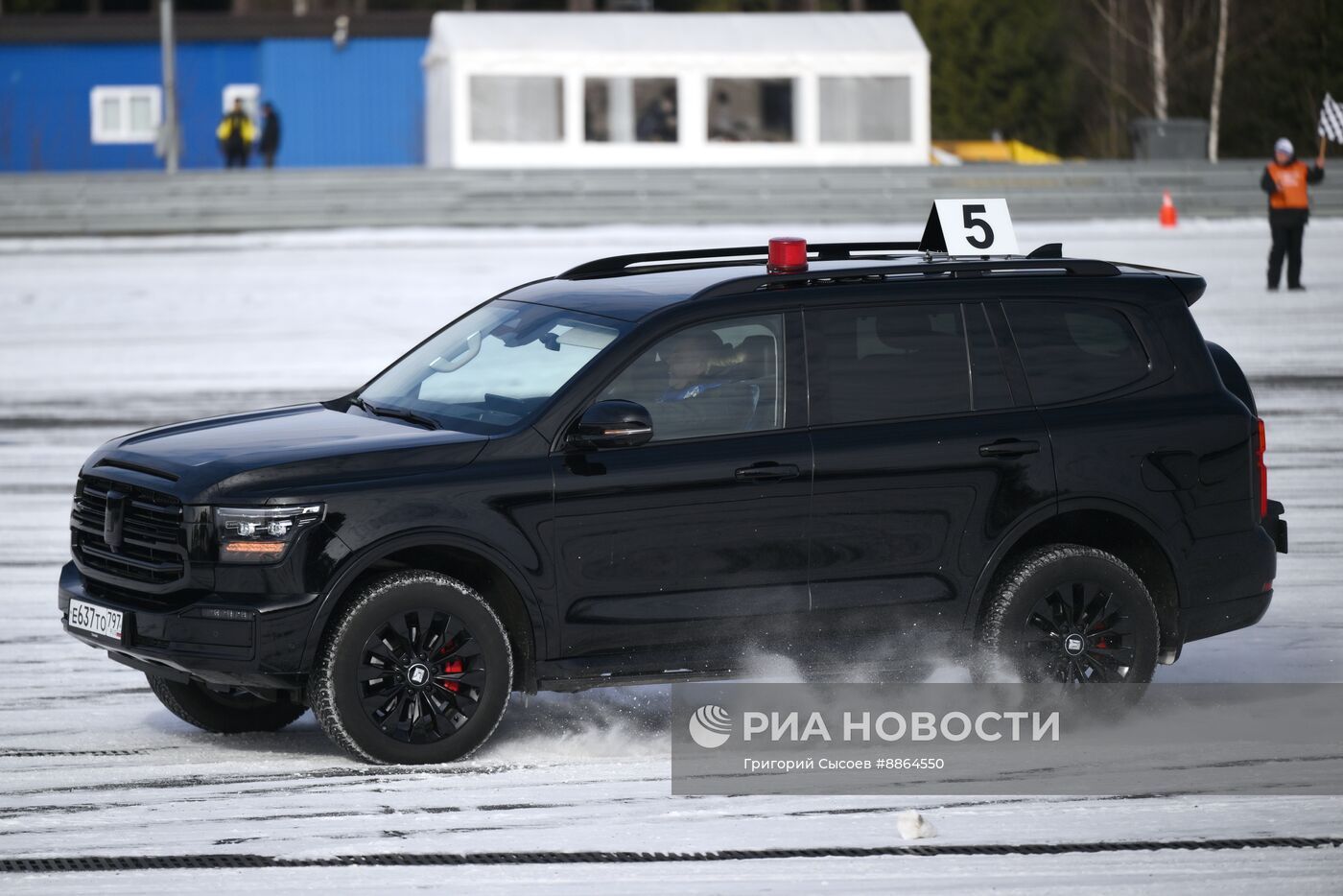 Соревнования по скоростному маневрированию водителей ФСО России