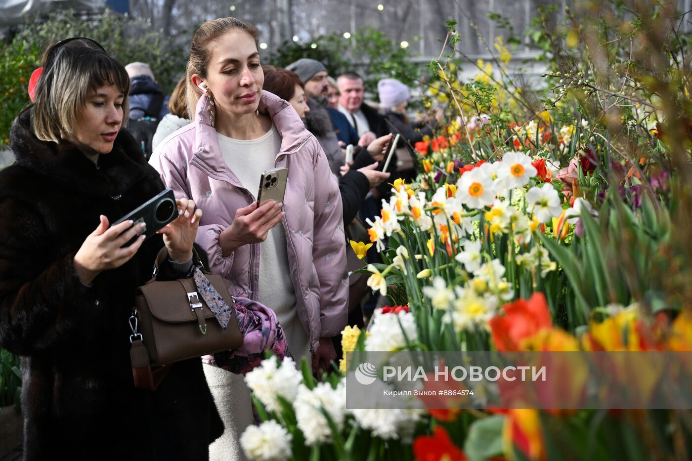 Выставка "Репетиция весны" в Ботаническом саду МГУ