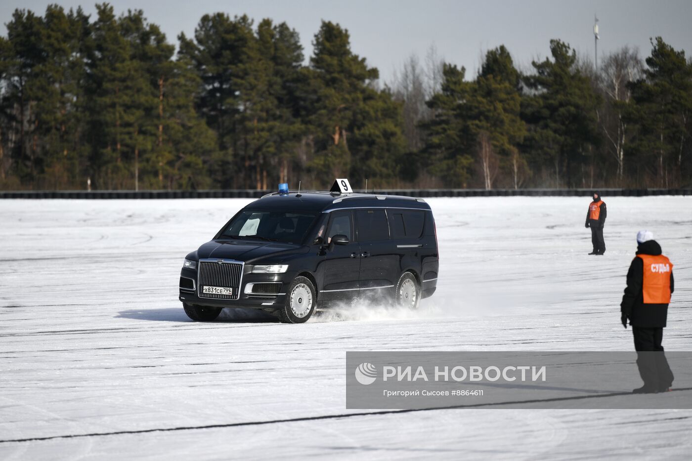 Соревнования по скоростному маневрированию водителей ФСО России