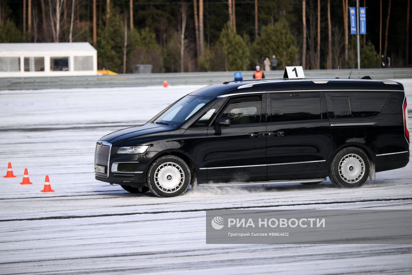 Соревнования по скоростному маневрированию водителей ФСО России