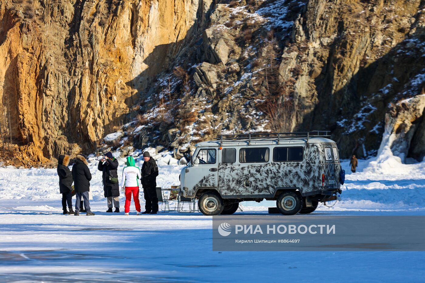 Ледовая переправа на остров Ольхон