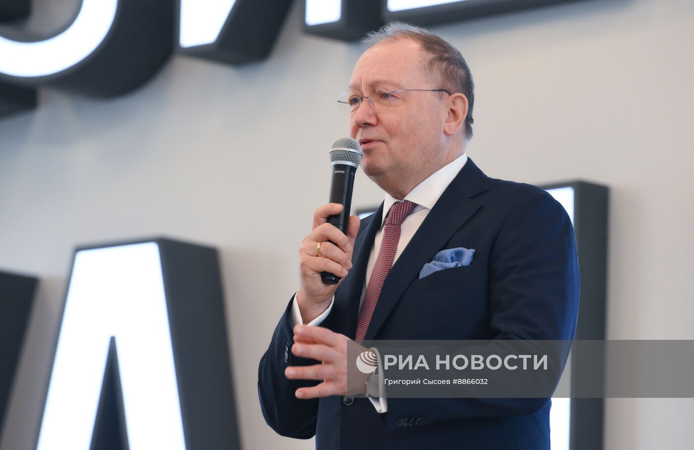 Открытие фотовыставки "Восстановление Европы"
