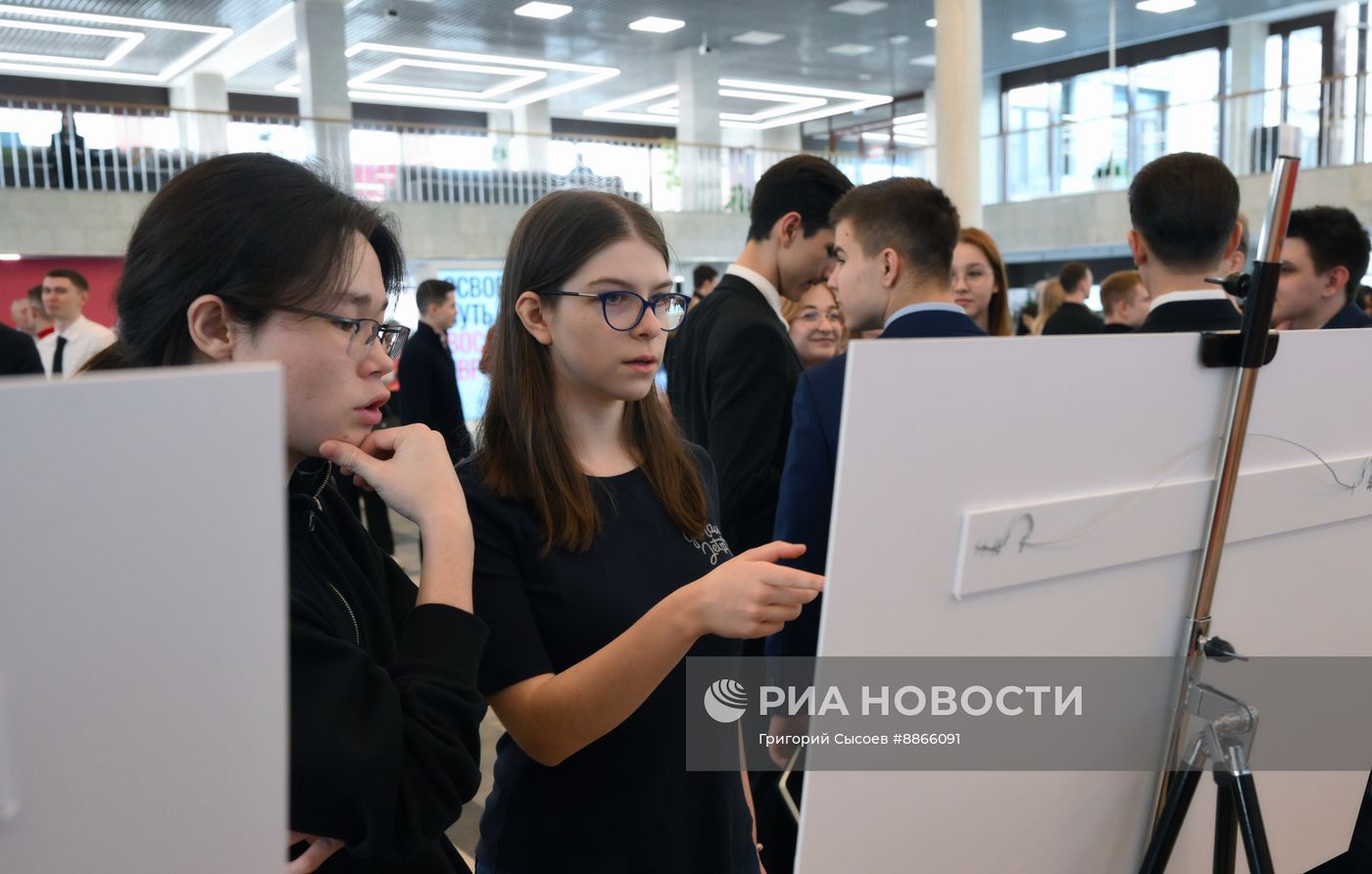 Открытие фотовыставки "Восстановление Европы"