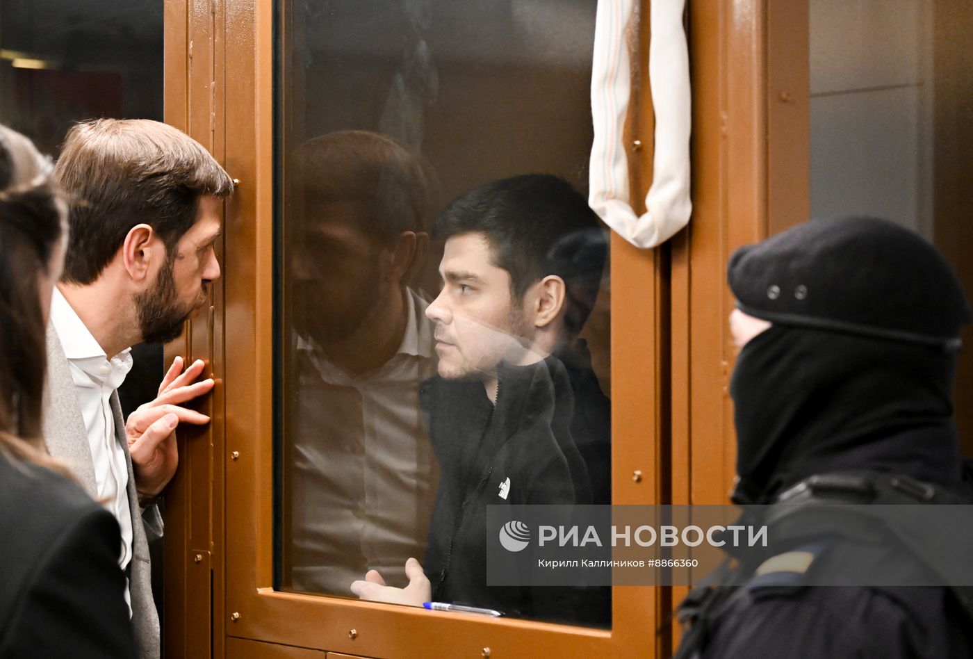 Заседание суда по делу блогера А. Шабутдинова, обвиняемого в мошенничестве