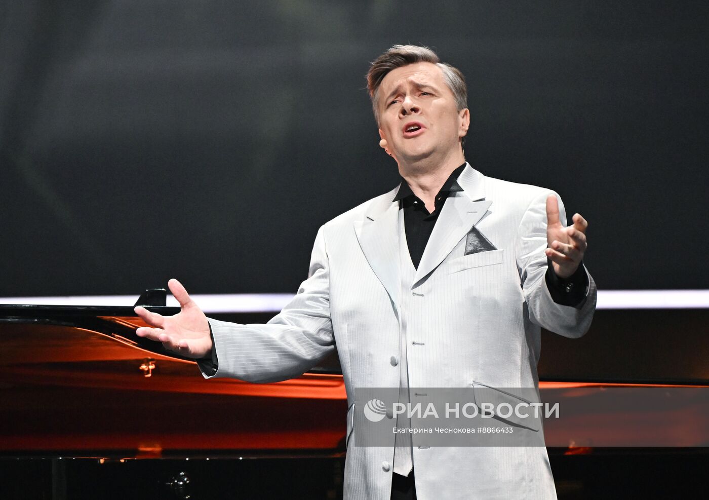 Спектакль "Я Вас люблю всю жизнь и каждый день"