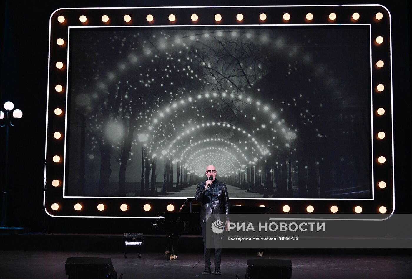 Спектакль "Я Вас люблю всю жизнь и каждый день"