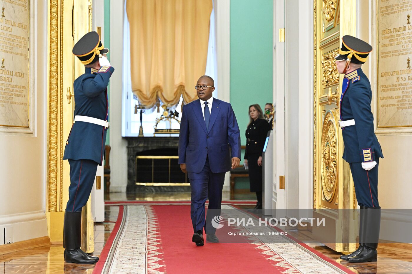 Президент Владимир Путин встретился с президентом Гвинеи-Бисау Умару Сисоку Эмбало