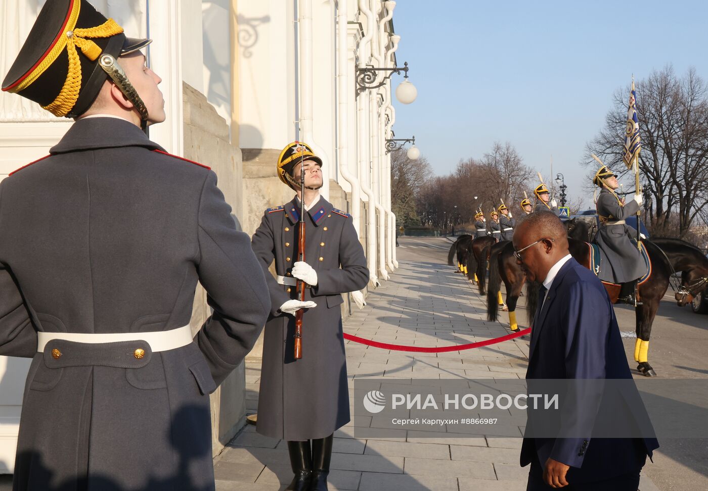 Президент Владимир Путин встретился с президентом Гвинеи-Бисау Умару Сисоку Эмбало
