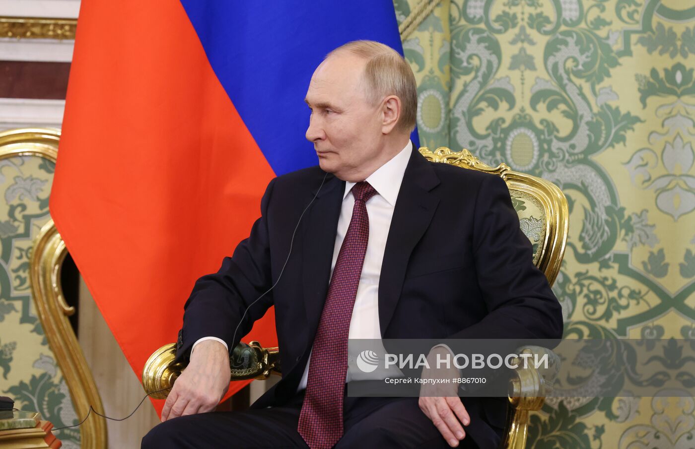 Президент Владимир Путин встретился с президентом Гвинеи-Бисау Умару Сисоку Эмбало