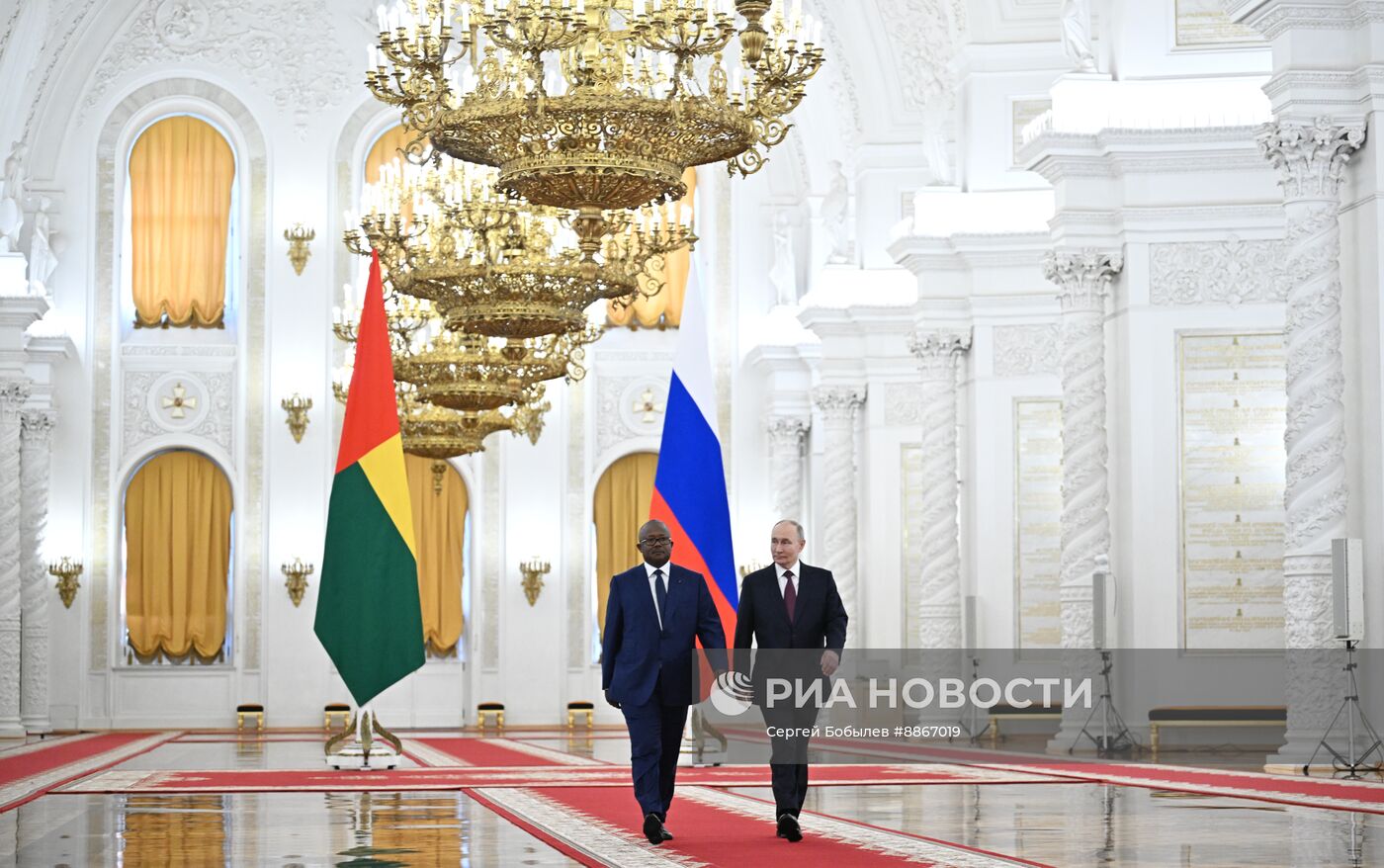 Президент Владимир Путин встретился с президентом Гвинеи-Бисау Умару Сисоку Эмбало