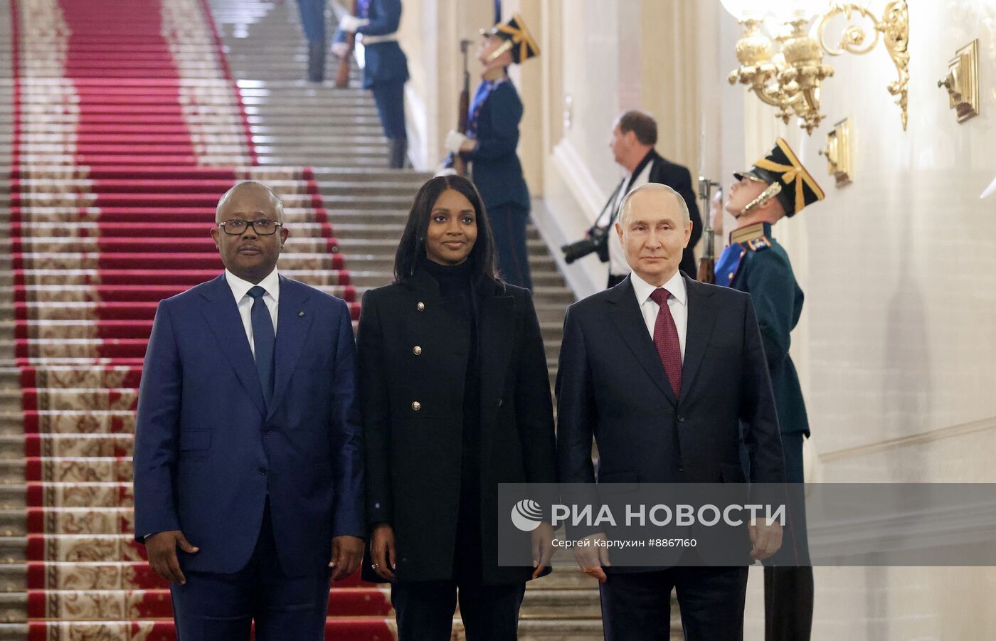 Президент Владимир Путин встретился с президентом Гвинеи-Бисау Умару Сисоку Эмбало