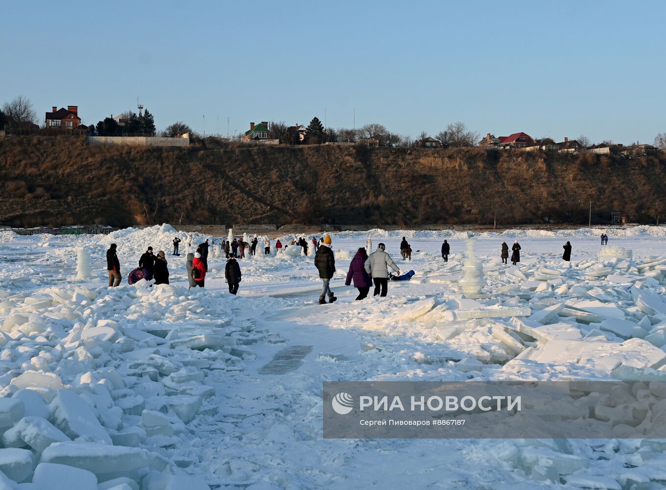 Торосы в Таганрогском заливе