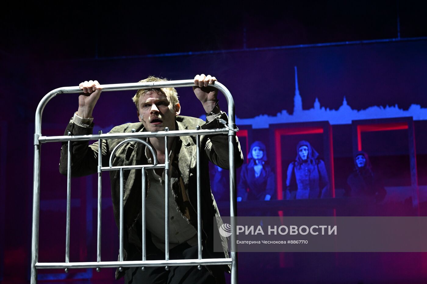 Спектакль "Преступление и наказание" в Театре Гоголя 