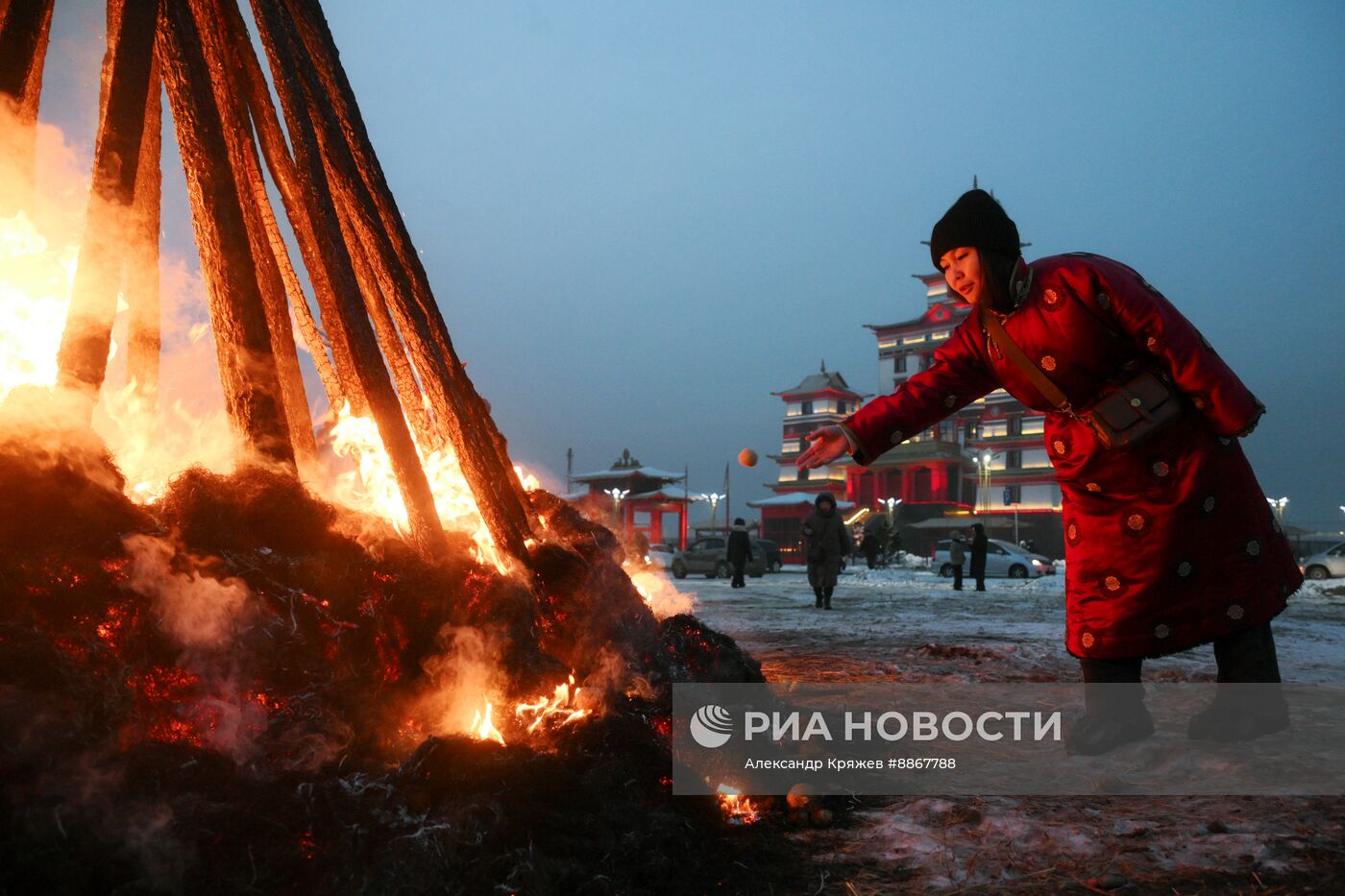 Буддийский предновогодний обряд "Дугжууба"