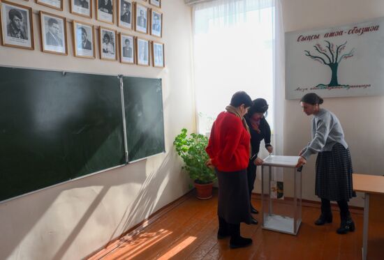 Подготовка избирательных участков к выборам президента Абхазии