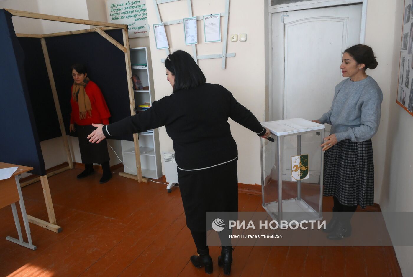 Подготовка избирательных участков к выборам президента Абхазии