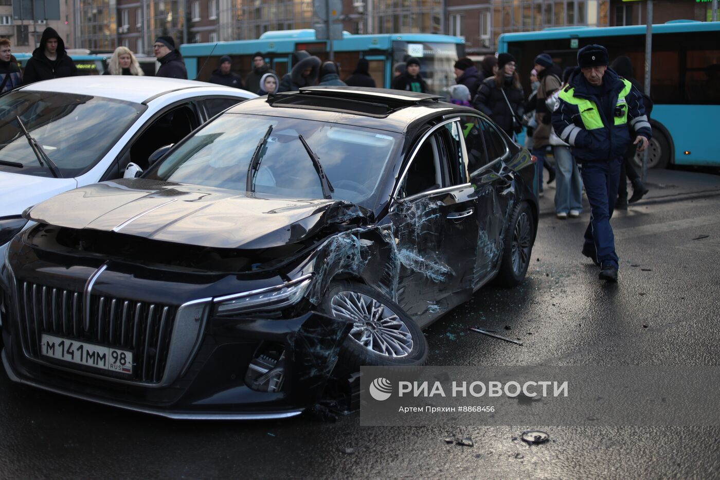 ДТП с участием автобуса в Санкт-Петербурге