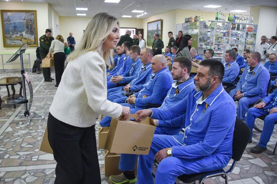 Военнослужащим-участникам СВО вручили госнаграды в госпитале А.А. Вишневского