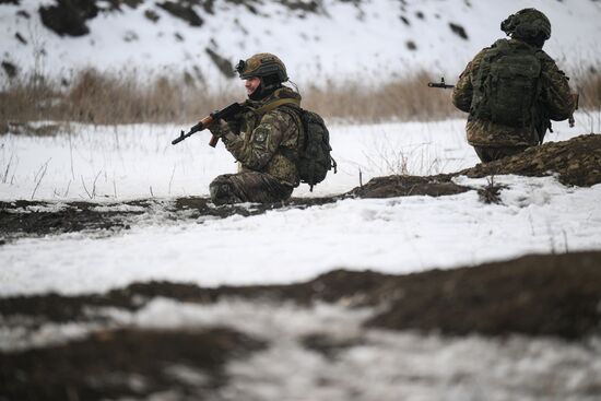 Боевая подготовка штурмовых групп ВДВ на одном из полигонов Луганского направления СВО