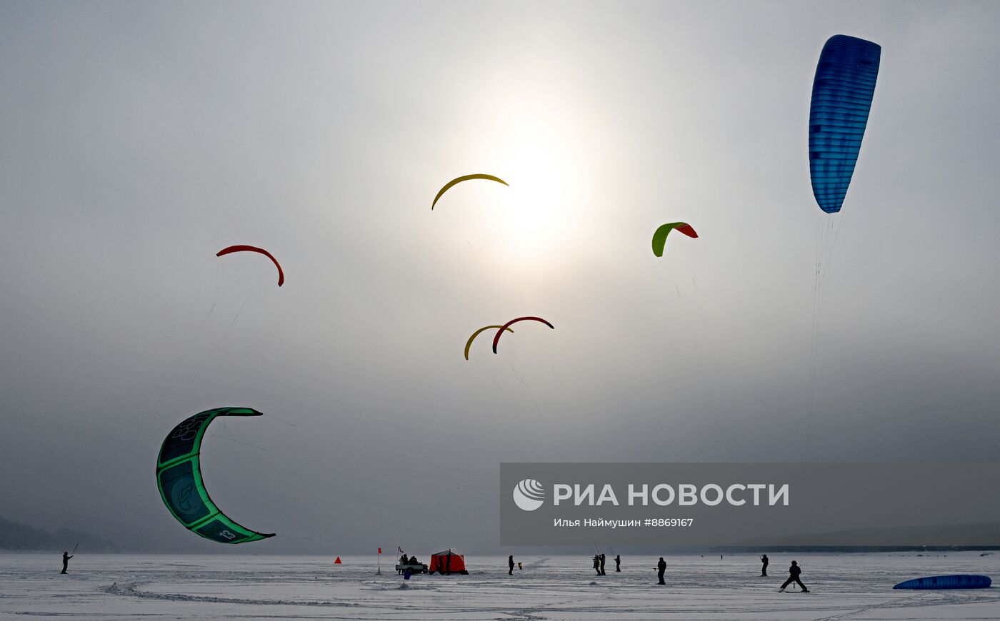 Соревнования по сноукайтингу