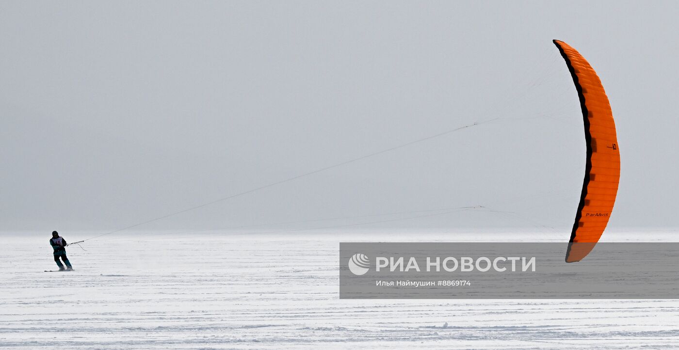 Соревнования по сноукайтингу