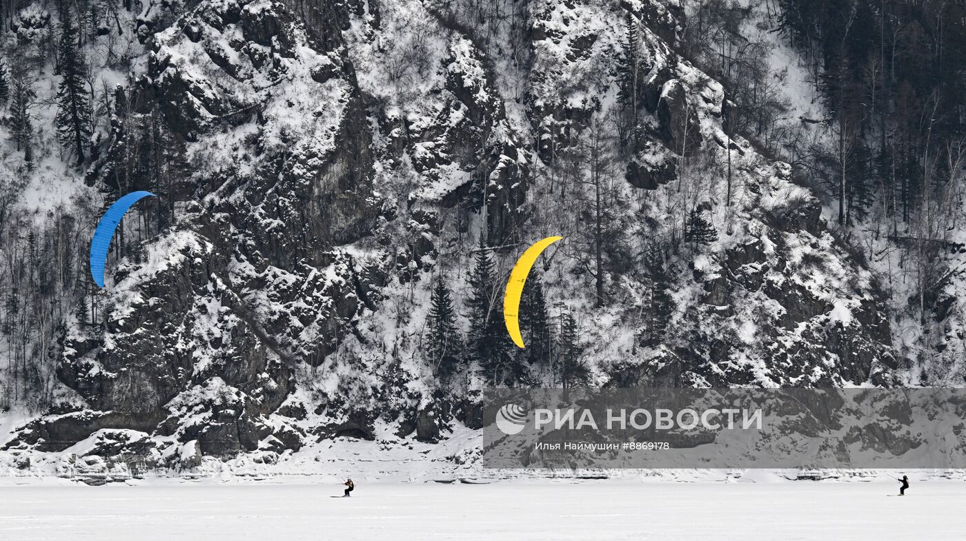 Соревнования по сноукайтингу