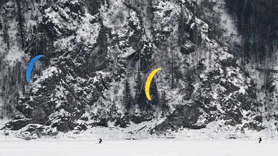 Соревнования по сноукайтингу