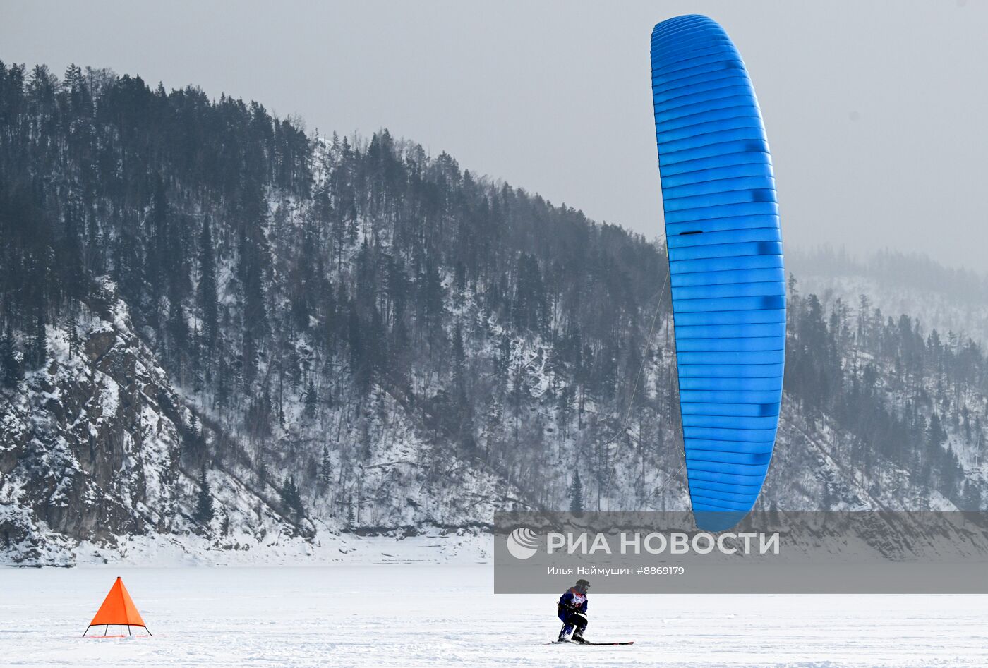 Соревнования по сноукайтингу