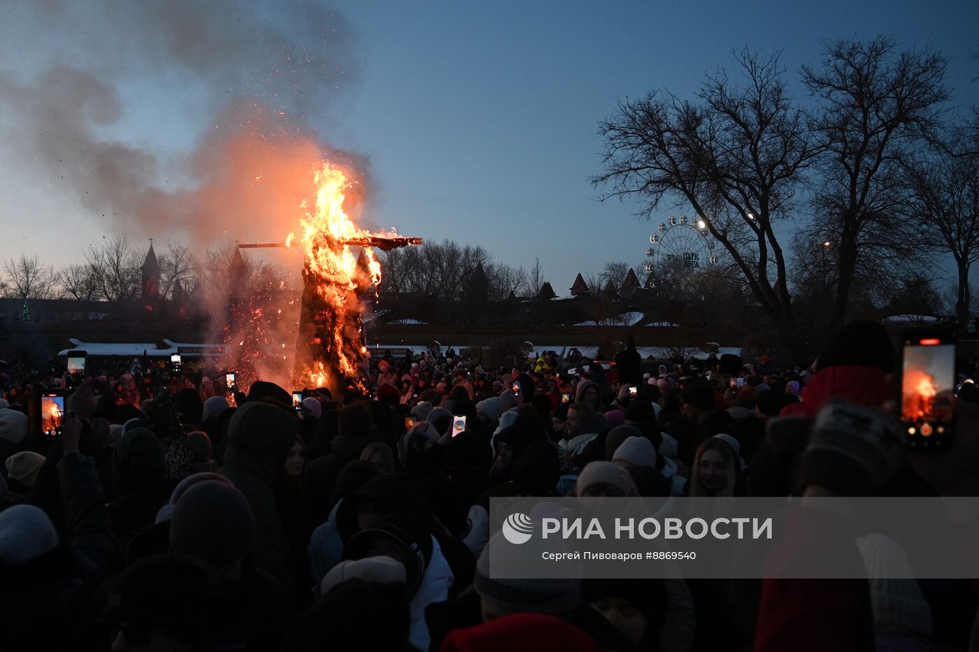 Празднование Масленицы в России