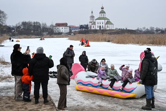 Празднование Масленицы в России