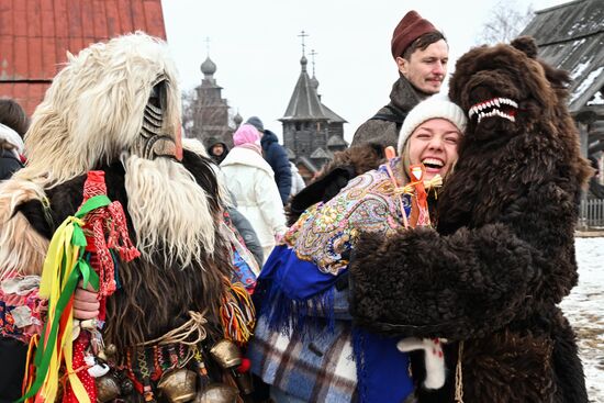 Празднование Масленицы в России