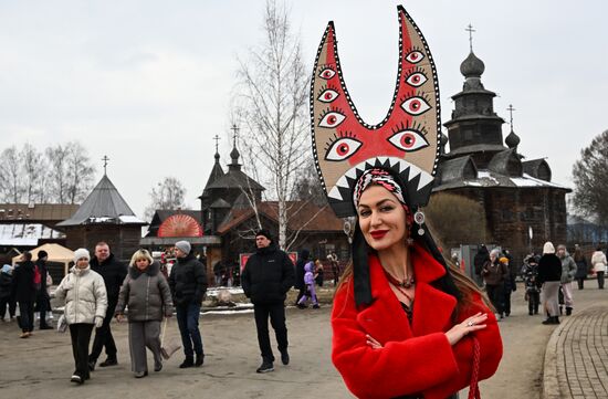Празднование Масленицы в России