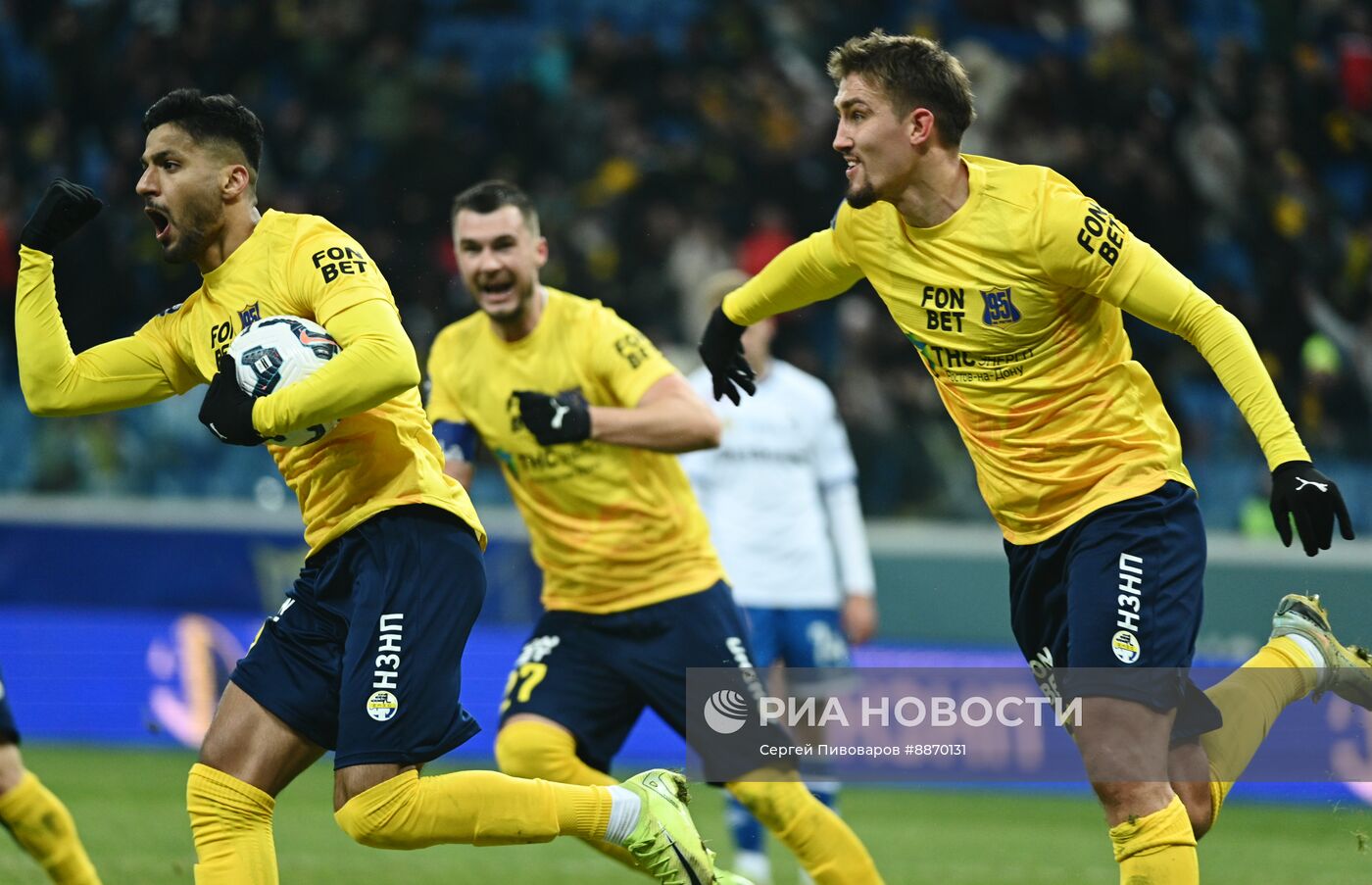 Футбол. РПЛ. Матч "Ростов" - "Динамо"