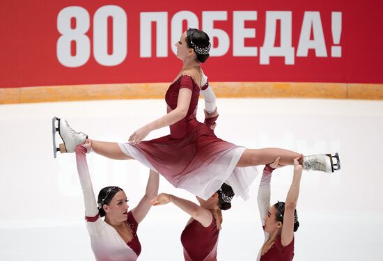 Синхронное катание на коньках 2025