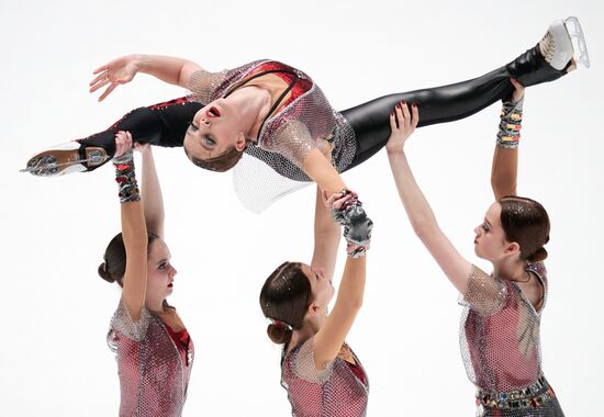 Синхронное катание на коньках 2025