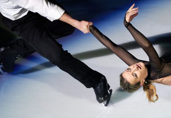 Синхронное катание на коньках 2025